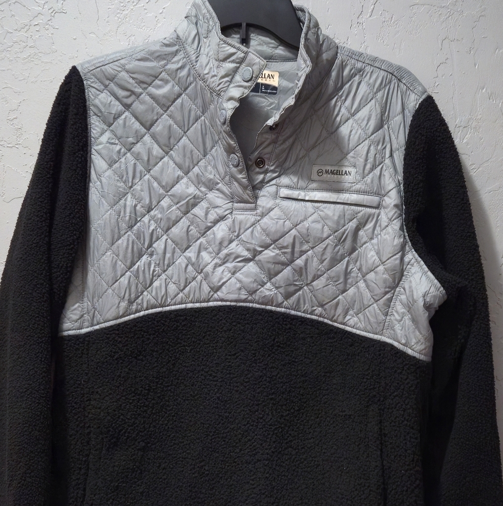 Magellan Outdoors Silver & Black Pullover